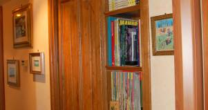 Libreria a parete 3 in legno su misura